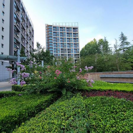 Beijing Yasmine Seasons Park Apartment Hotel Екстер'єр фото